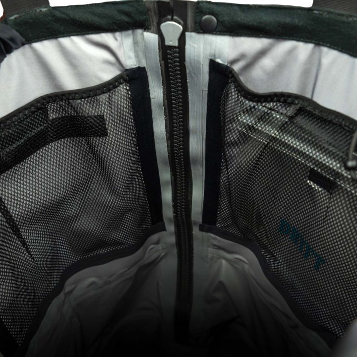 Inside mesh pockets of DRYFT Primo Zip wader