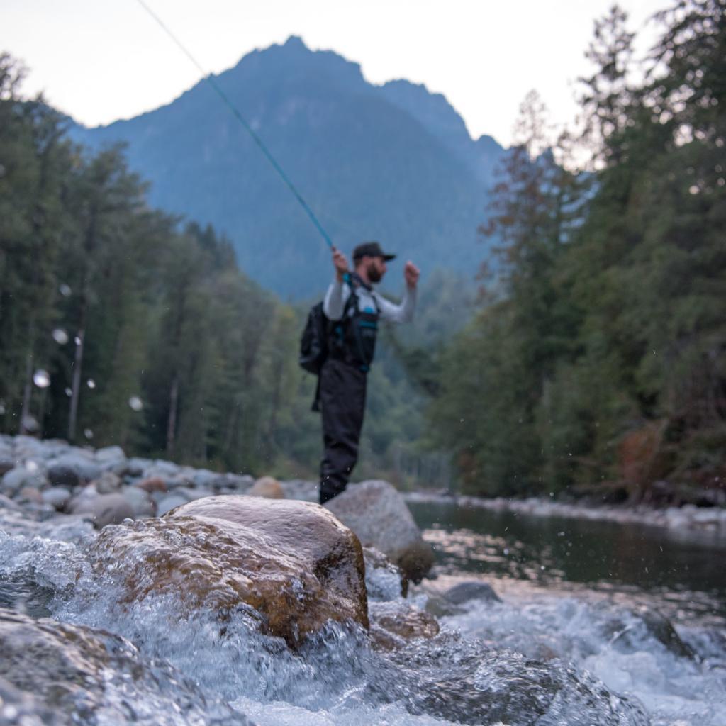 DRYFT S14 fishing waders - fall backcountry fishing