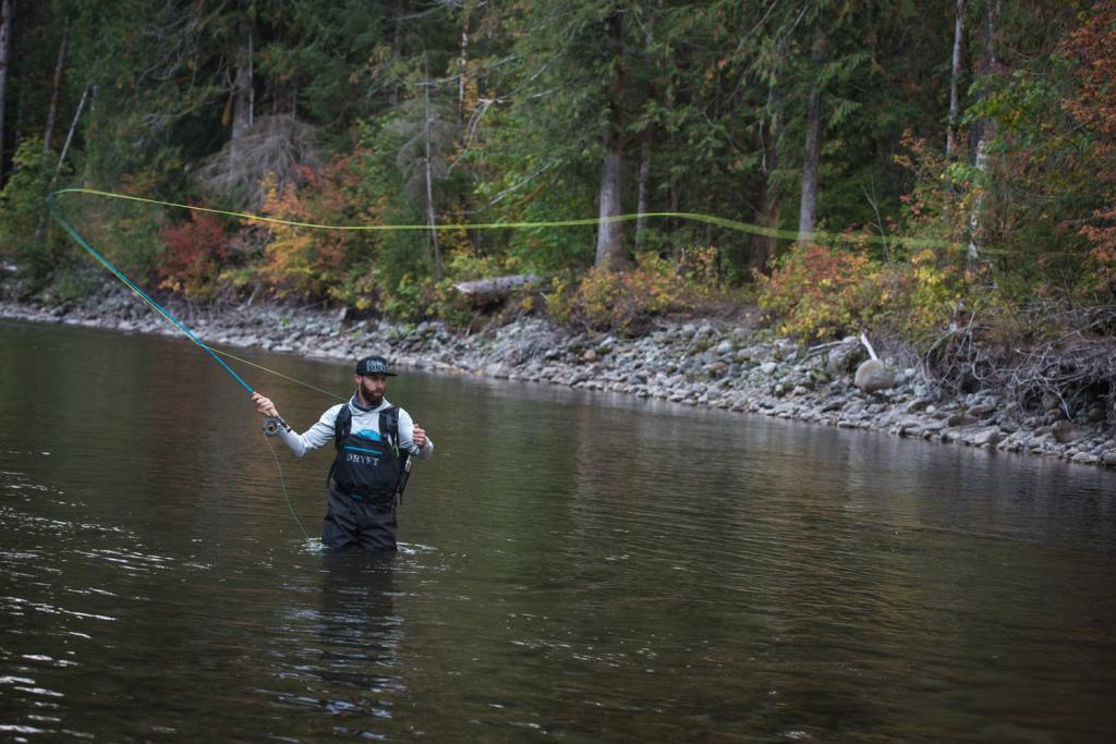 DRYFT S14 fishing waders - fall backcountry fishing