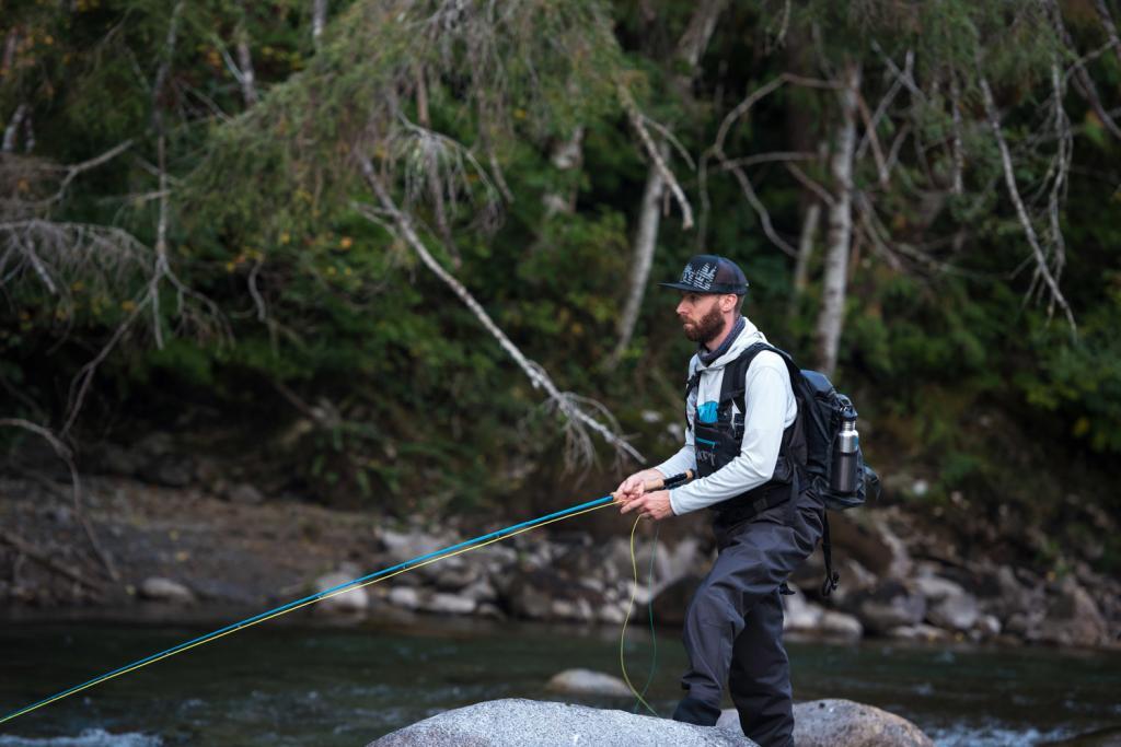 DRYFT S14 fishing waders - fall backcountry fishing